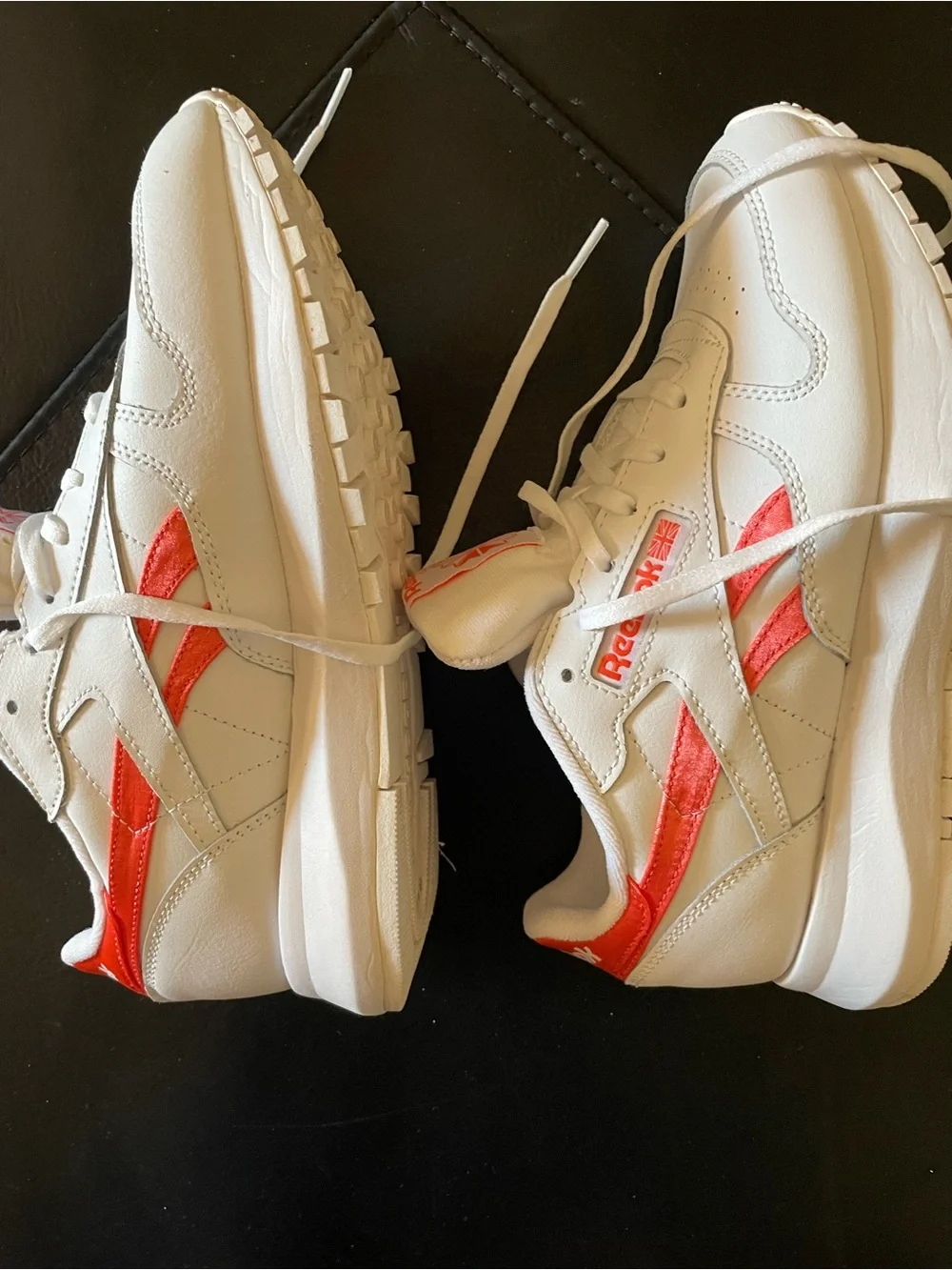 Reebok Women Size 7 1/2 medium width Classic White and Orange Athletic Shoes hmm